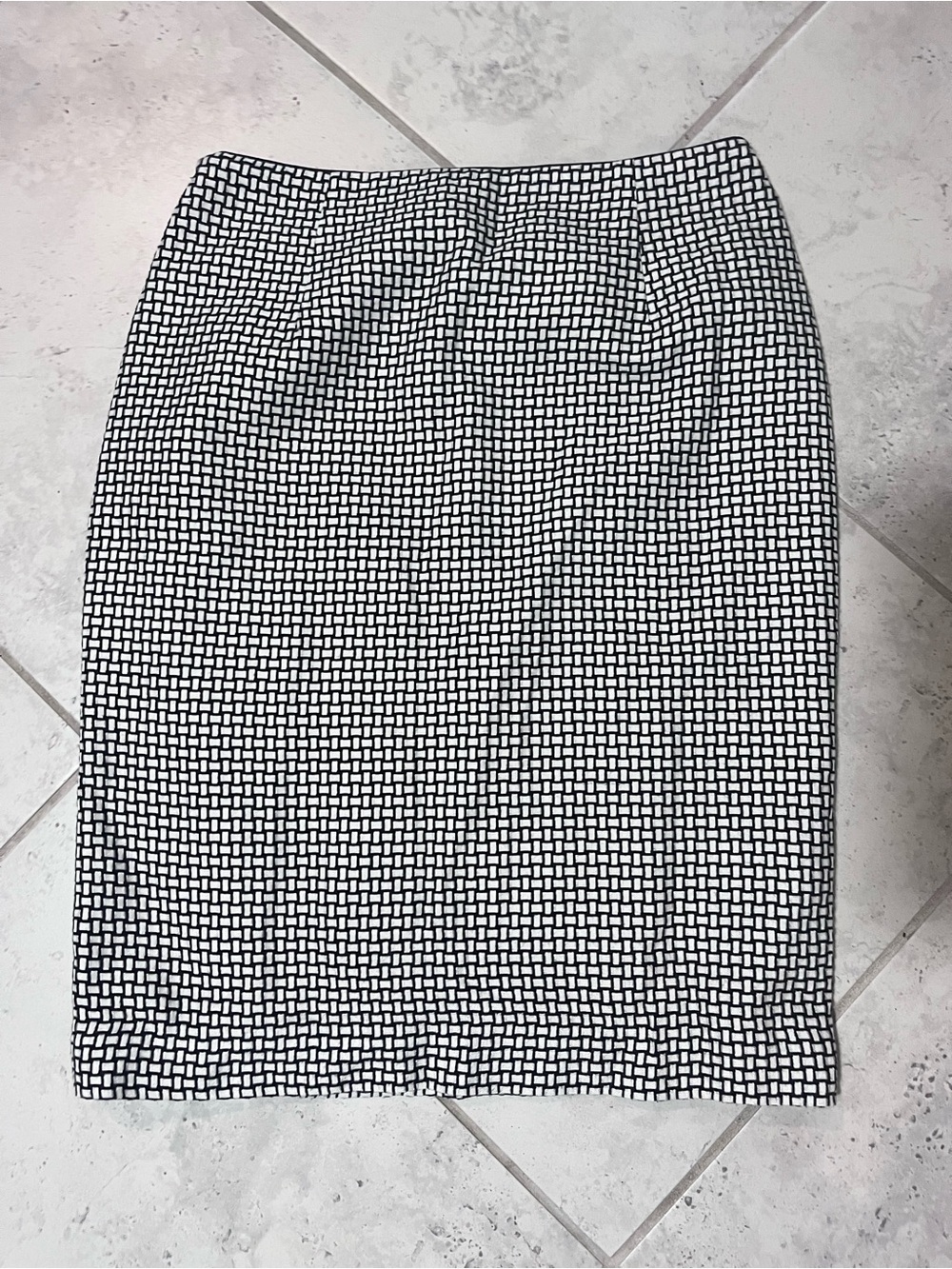 White House Black Market Black and White Geometric Pencil Skirt - Picture 2 of 3